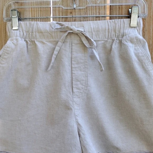 Uniqlo - High Rise Linen Shorts XS - Picture 2 of 5